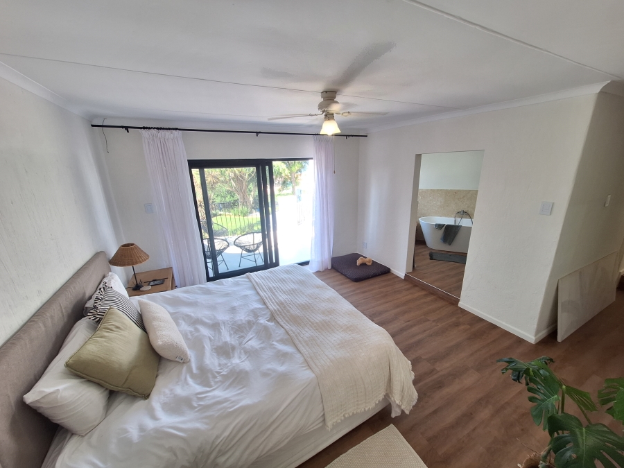 4 Bedroom Property for Sale in Wavecrest Eastern Cape